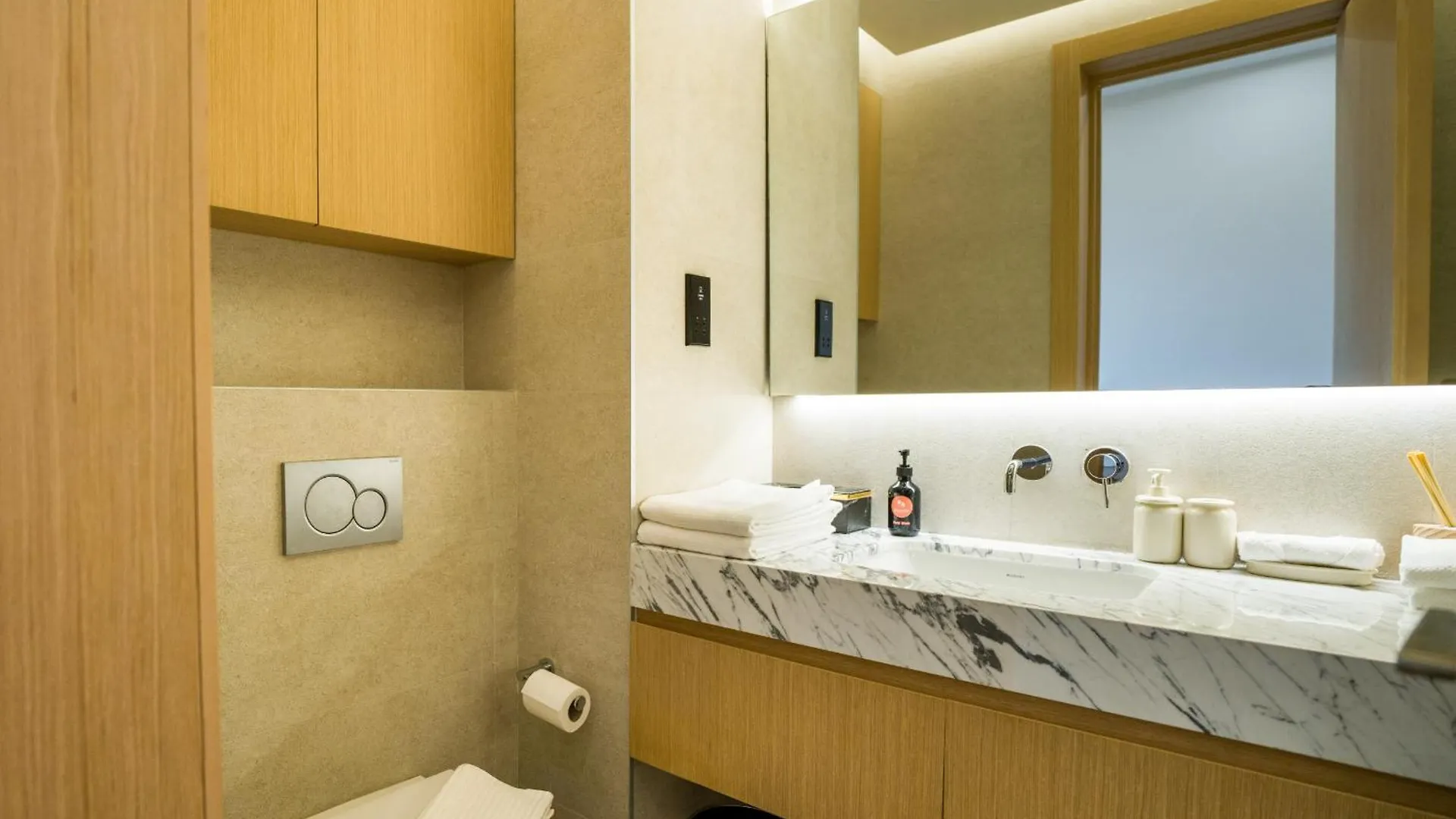 Apartment Easygo-Crystal Beach Front And Lagoon Access Stu- Royal Amwaj-Pj Dubai