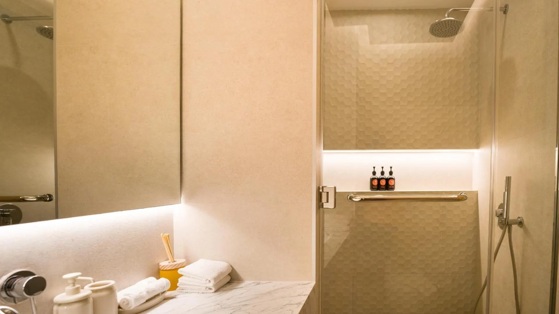 Easygo-Crystal Beach Front And Lagoon Access Stu- Royal Amwaj-Pj Dubai United Arab Emirates