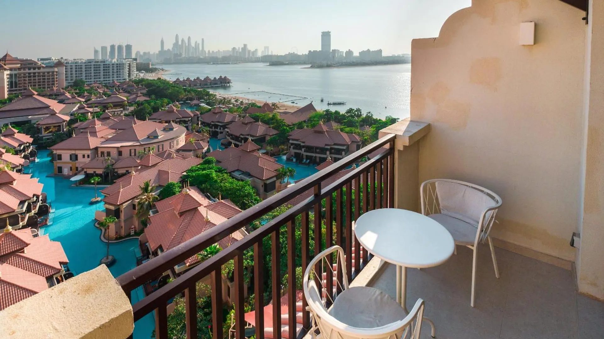Easygo-Crystal Beach Front And Lagoon Access Stu- Royal Amwaj-Pj Dubai Apartment